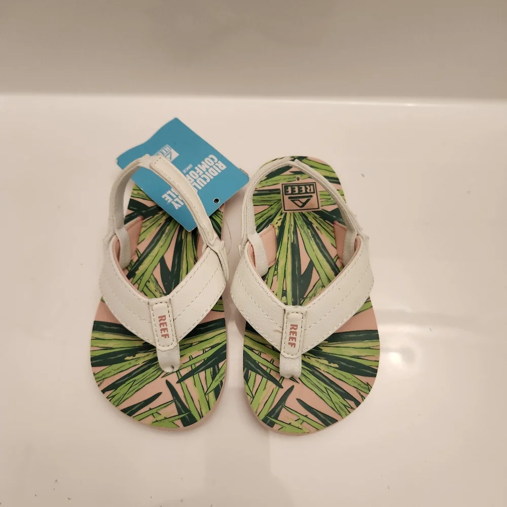 Reef Littel Uni Sandals Size 6
